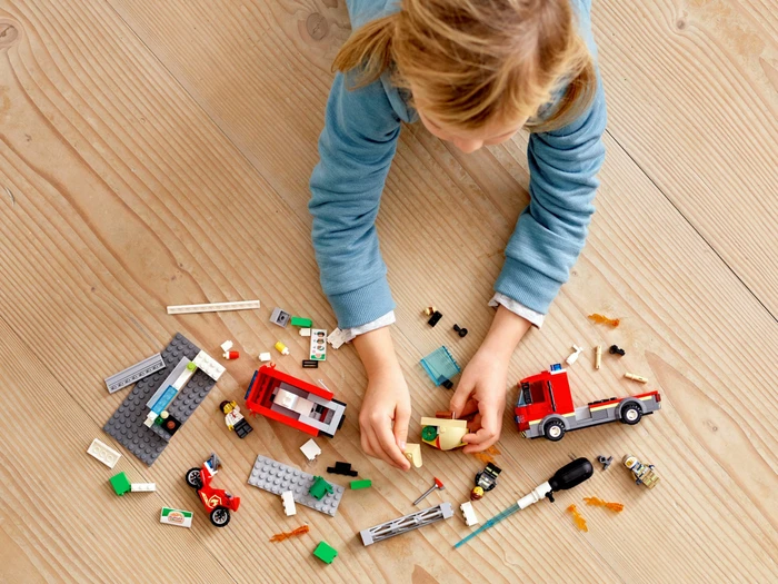 LEGO City Feuerwehr - Feuerwehreinsatz im Burger-Restaurant