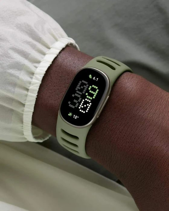Google Fitbit Edge Aktivitäts-Tracker olive