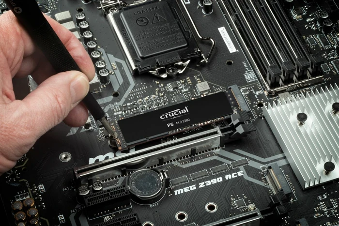 Crucial P5 SSD 2TB, M.2 2280 / M-Key / PCIe 3.0 x4