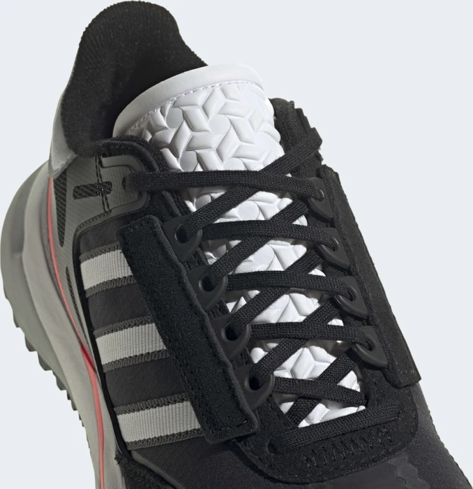 adidas Valerance core black/cloud white/flash red (Damen)