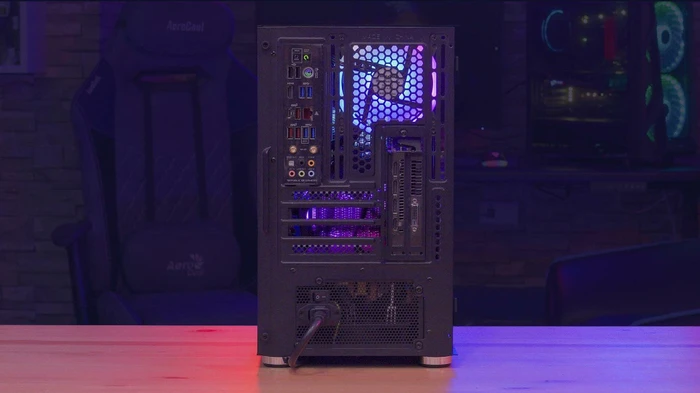 AeroCool Atomic, inkl. GPU-Halterung, Glasfenster