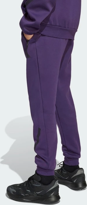 adidas Tapered-Leg Z.N.E. Trainingshose lang aurora plum/aurora black (Junior)