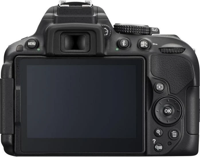 Nikon D5300 schwarz mit Objektiv AF-P DX 18-55mm 3.5-5.6 G VR und AF-P DX 70-300mm 4.5-6.3 G ED VR