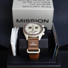 Swatch x Omega Mission to Saturn SO33T100