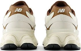 New Balance 9060 breakfast tea/angora