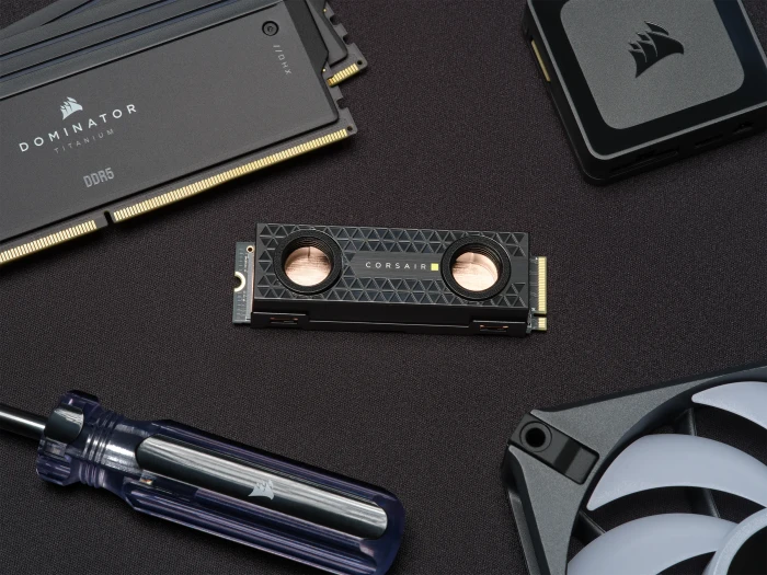 Corsair Force Series MP700 PRO Hydro X 2TB, M.2 2280 / M-Key / PCIe 5.0 x4, Kühlkörper