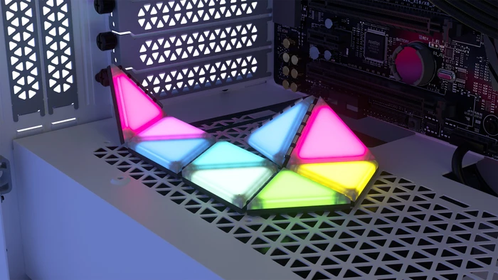Corsair iCUE LC100 Case Accent Lighting Panels Mini Triangle Starter Kit, RGB-Beleuchtungsset, 9er-Pack, schwarz