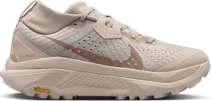 Nike ACG Zegama cream ii/safety orange/light orewood brown (Damen)