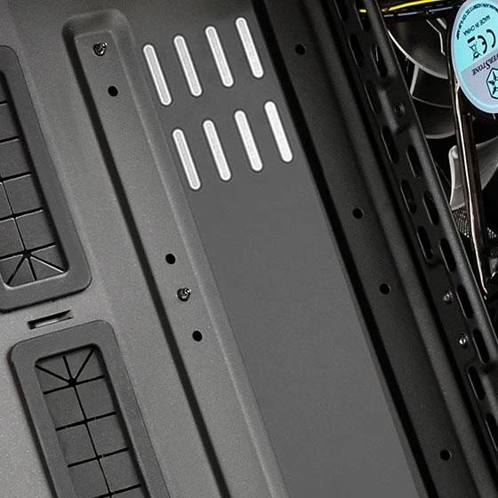 SilverStone Primera PM01 titanium, Acrylfenster