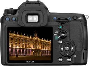 Pentax K-5 schwarz mit Objektiv smc DA 18-55mm 3.5-5.6 AL WR