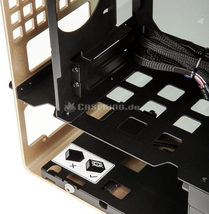 In Win 901 gold, Glasfenster, Mini-ITX