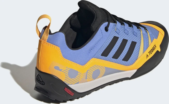 adidas Terrex Swift Solo impact blue fusion/core black/solar gold
