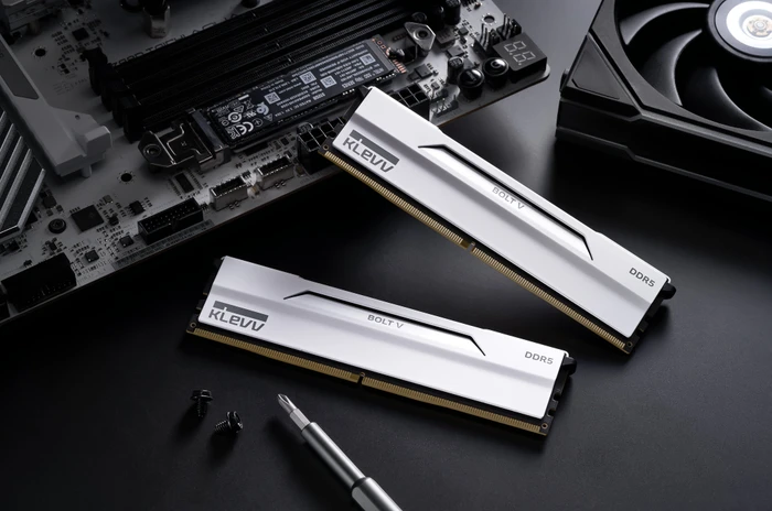 Klevv Bolt V Pure White UDIMM 32GB Kit, DDR5-6000, CL28-36-36-76