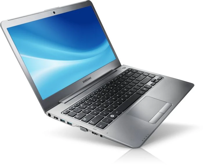 Samsung 535U4C, silber, A6-4455M, 8GB RAM, 500GB HDD, Radeon HD 7550M, DE