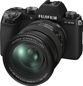Fujifilm X-S10 mit Objektiv Fujinon XF 16-80mm 4.0 R OIS WR