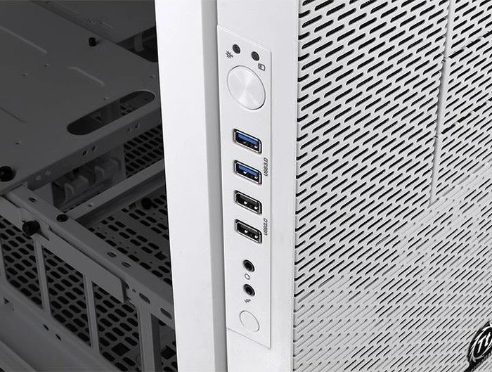 Thermaltake Core X5 Tempered Glass Snow Edition weiß, Glasfenster