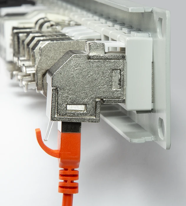 LogiLink Keystone Modul RJ-45 Buchse via RJ-45 Buchse Cat6a, 90° gewinkelt