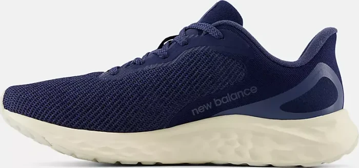 New Balance Fresh Foam Arishi v4 nb navy/vintage indigo/angora (Herren)