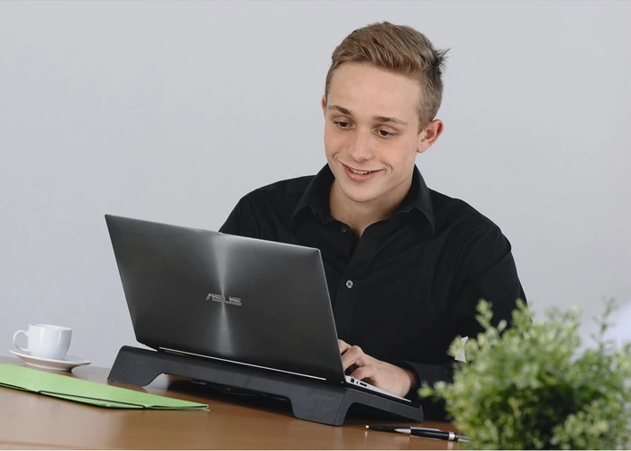 Hama Notebook-Stand/Notebook-Kühler bis 17.3", Black Edition
