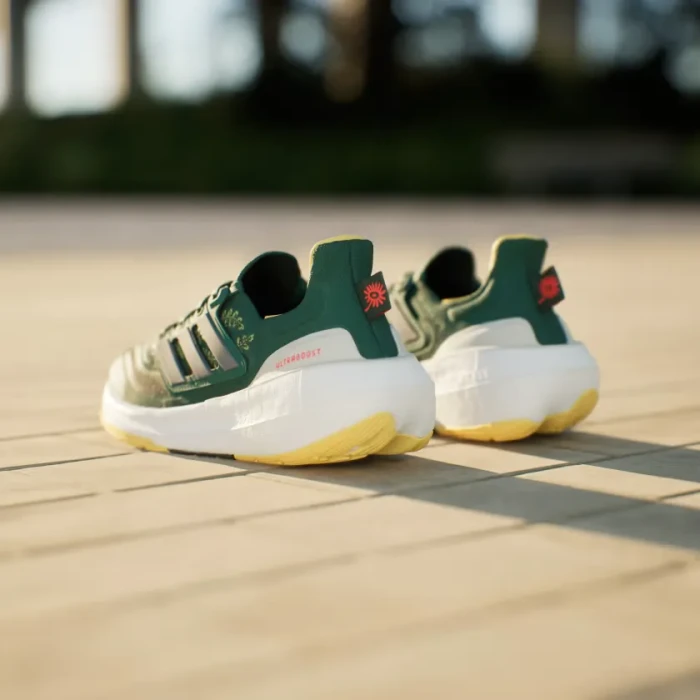 adidas Ultraboost Light collegiate green/iron metallic/spark (Damen)
