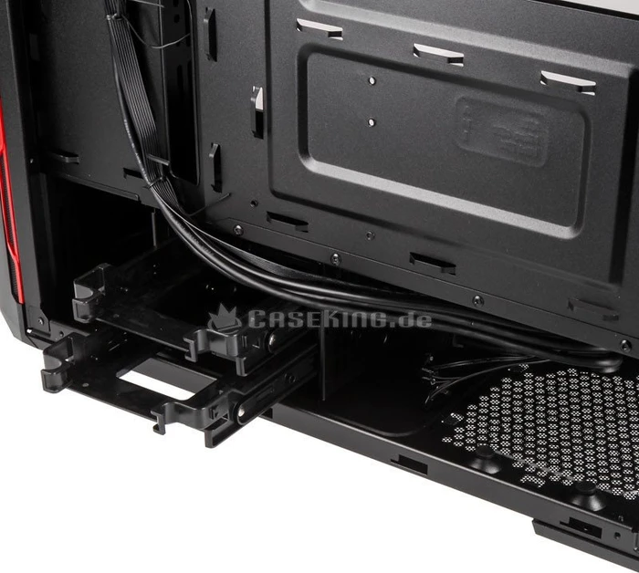 Cooler Master MasterBox MB600L schwarz/rot, Acrylfenster, mit 5.25" Schacht