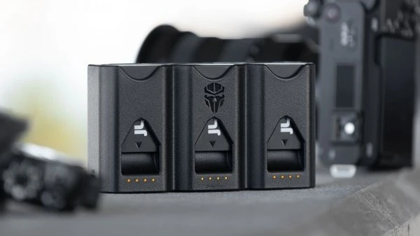 Jupio PR1ME Tri-Charge BLK22