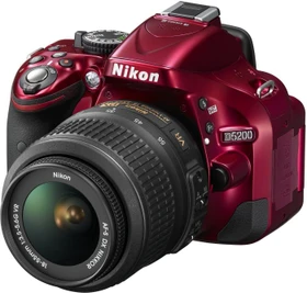 Nikon D5200 rot mit Objektiv AF-S DX 18-55mm 3.5-5.6 G VR