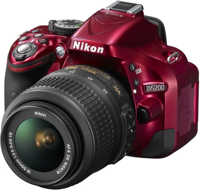 Nikon D5200 rot mit Objektiv AF-S DX 18-55mm 3.5-5.6 G VR