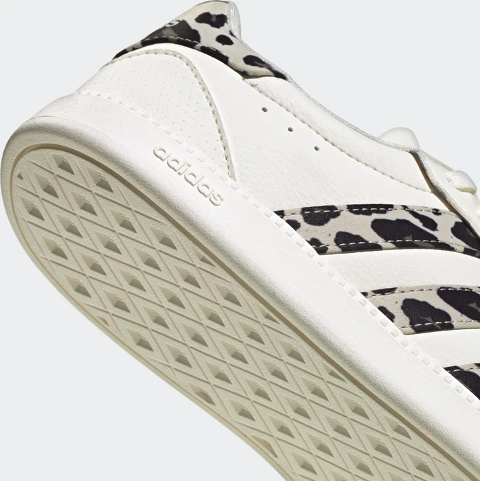 adidas Breaknet Sleek core white/crystal linen/khaki six (Damen)