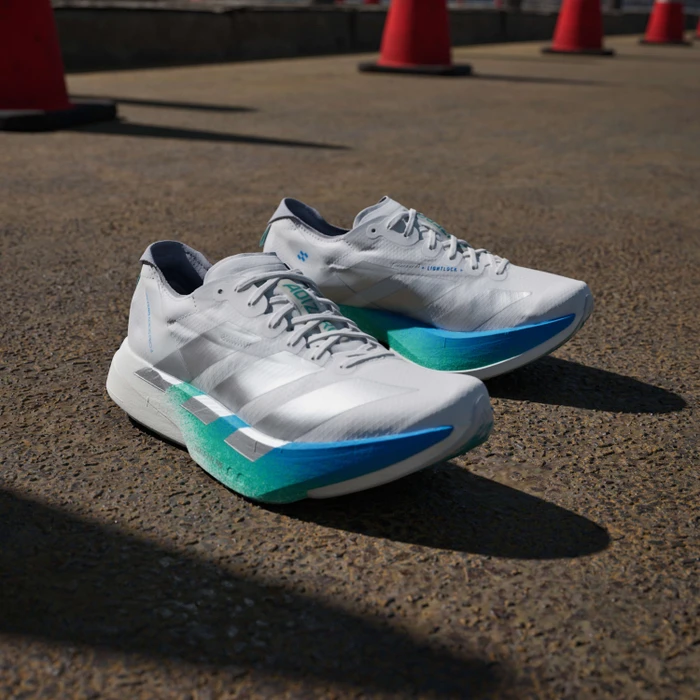adidas Adizero Adios Pro 4 crystal white/matte silver/glory green (Damen)