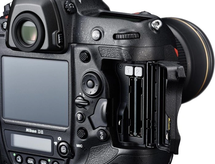 Nikon D5 CF Body