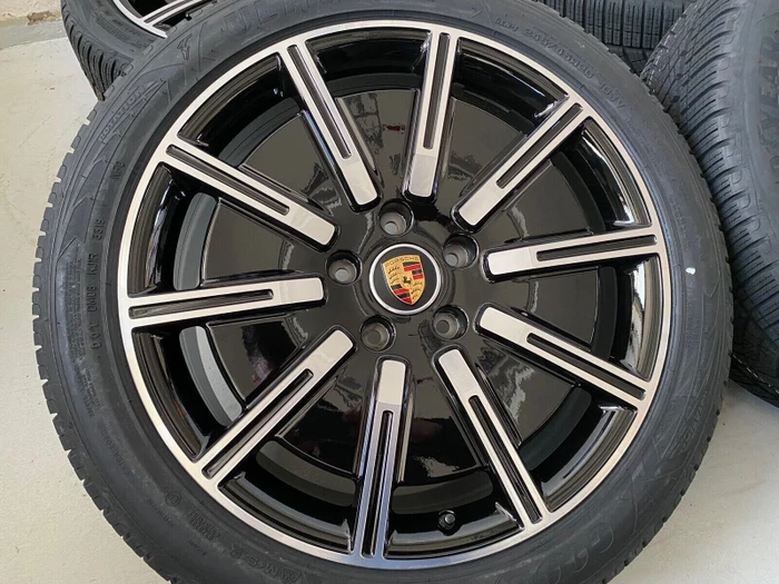 Goodyear UltraGrip Performance G1