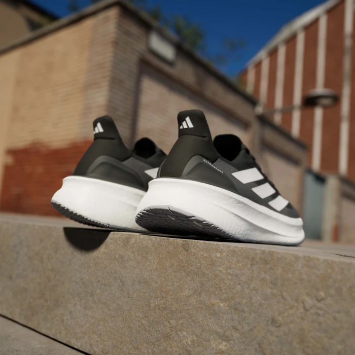 adidas Ultraboost 5x core black/cloud white/carbon (Damen)