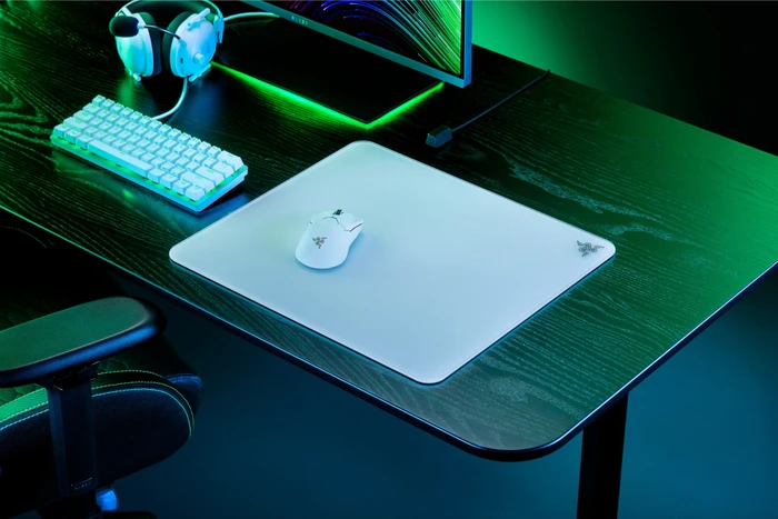 Razer Atlas Gaming-Mauspad aus gehärtetem Glas, 450x400mm, weiß
