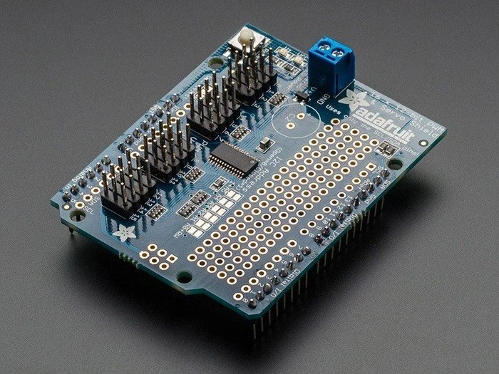 Adafruit 16-Kanal PCA9685 PWM/Servo Shield für Arduino