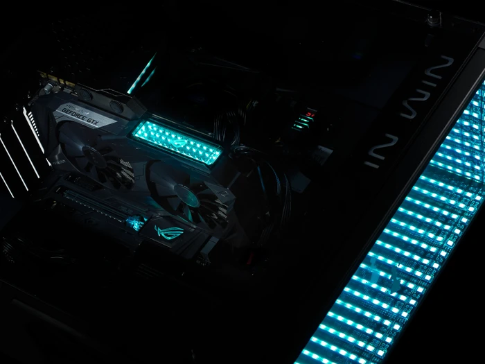 ASUS ROG Poseidon GeForce GTX 1080 Ti Platinum, ROG-POSEIDON-GTX1080TI-P11G-GAMING, 11GB GDDR5X, DVI, 2x HDMI, 2x DP