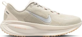 Nike Vomero 18 light bone/arctic orange/ice peach/metallic silver (Damen)