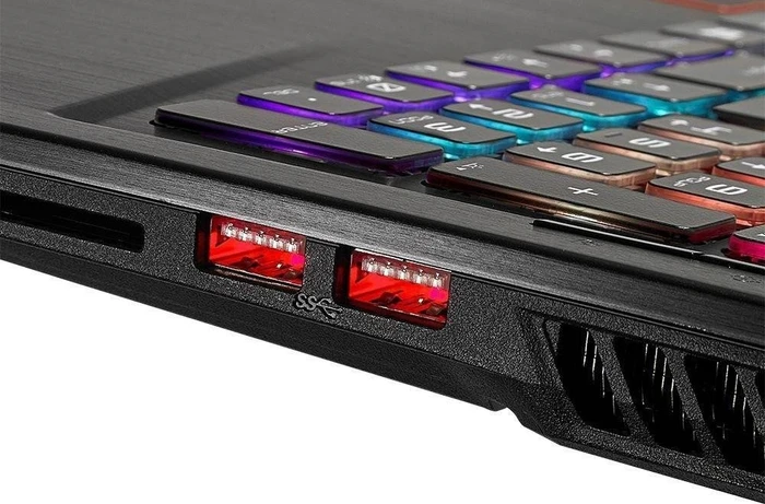 MSI GE73 7RD-030 Raider, Core i7-7700HQ, 16GB RAM, 256GB SSD, 1TB HDD, GeForce GTX 1050 Ti, DE
