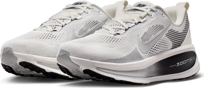 Nike Vomero 18 summit white/black/off white/metalliv silver (Herren)