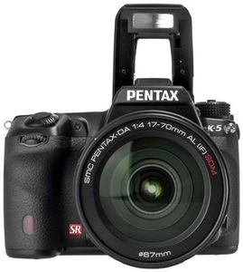 Pentax K-5 schwarz mit Objektiv smc DA 18-55mm 3.5-5.6 AL WR