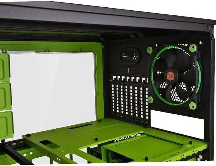 Thermaltake Core X5 Riing Edition, Acrylfenster