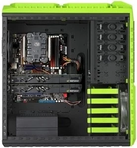 Cooler Master HAF X NVIDIA Edition, Acrylfenster