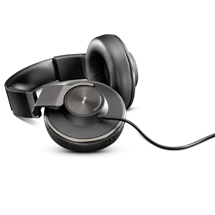 AKG K550