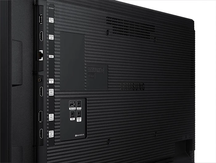 Samsung QM32R-B, 31.5"