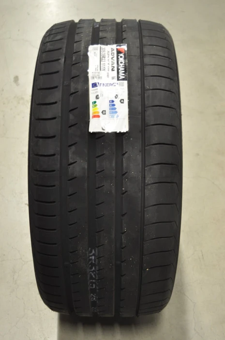 Yokohama Advan Sport V105 305/35 R23 111Y XL