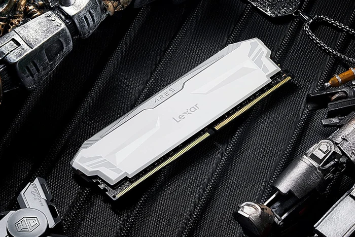 Lexar Ares RGB weiß UDIMM 16GB Kit, DDR4-3866, CL18-20-20-39