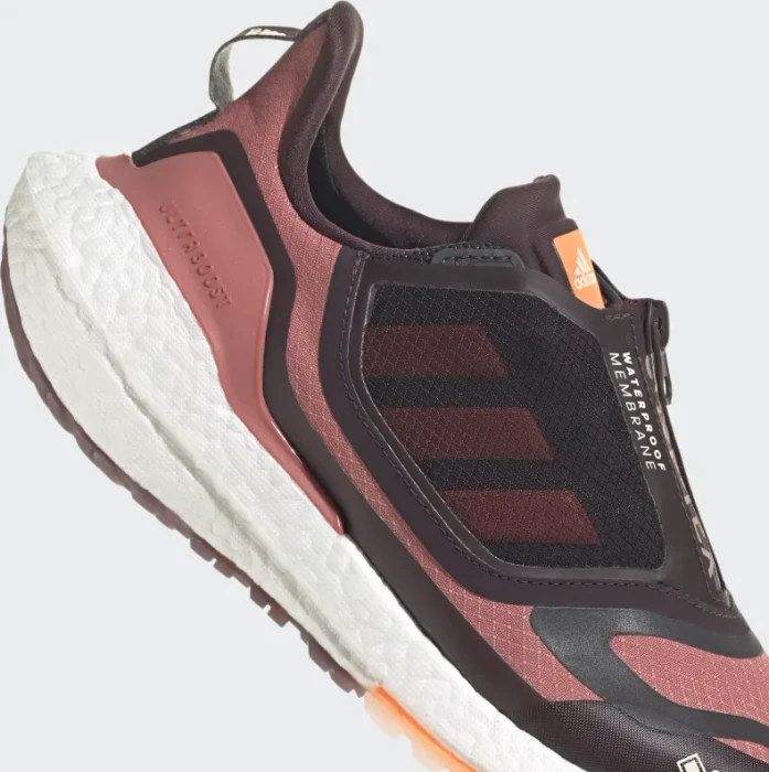 adidas Ultraboost 22 GTX wonder red/beam orange/shadow maroon (Damen)