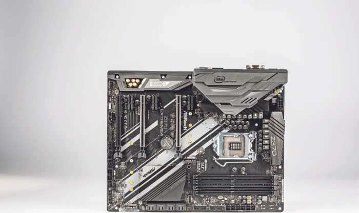 ASRock Z370 Extreme4 (Intel 1151 v2)