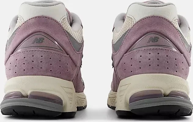 New Balance 2002R ice wine/linen