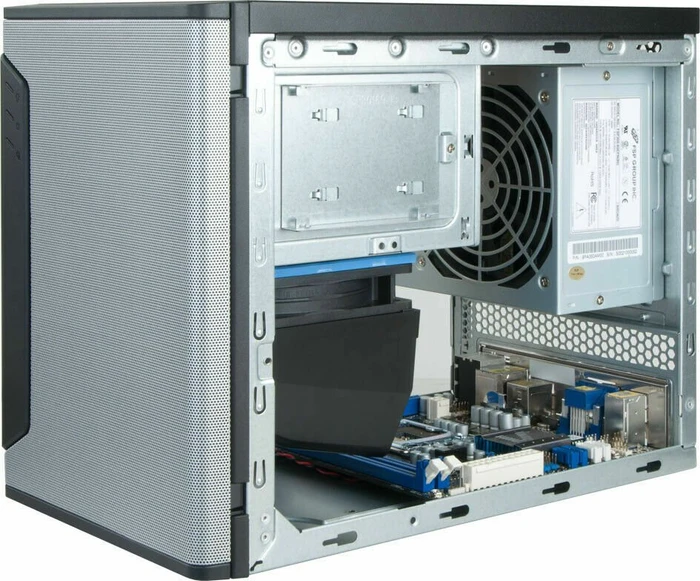 Chenbro SR301 Plus, inkl. 12G SAS/SATA Backplane, Mini-ITX